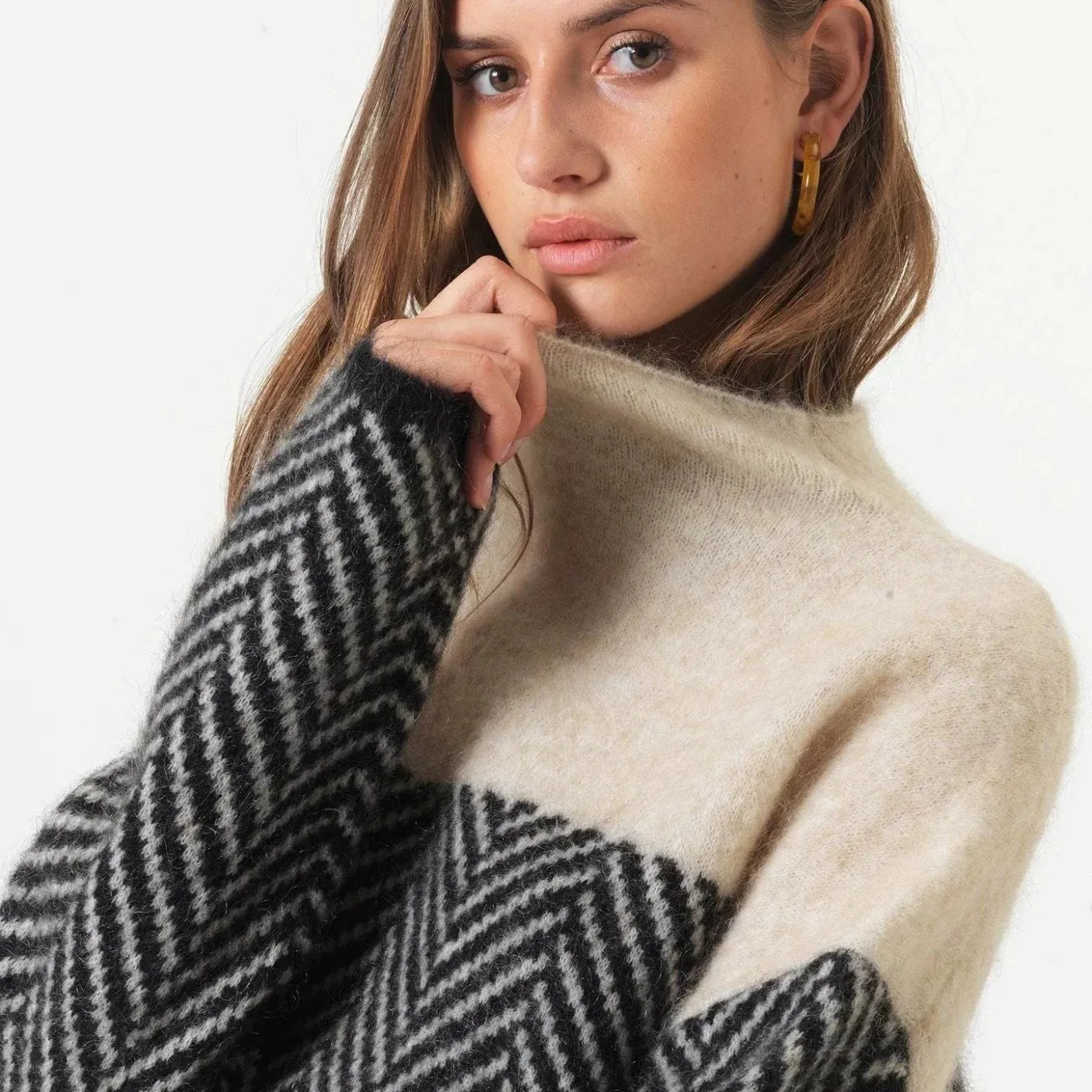 Vilja™ | Lyxig polotröja med trendigt fiskbensmönster